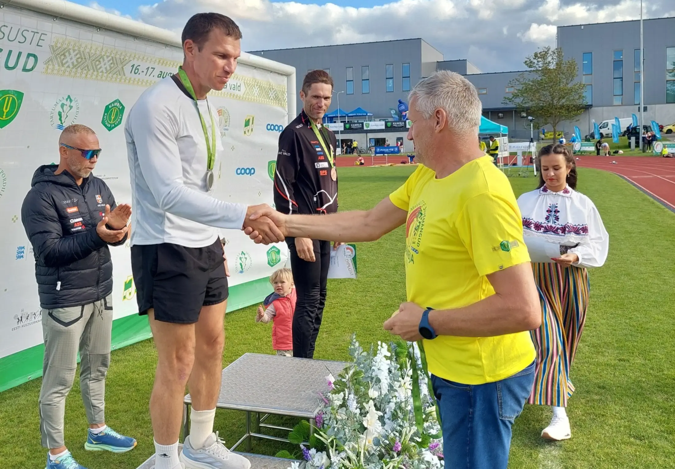 Priit-Simson-OV-suvemangude-hobemedal